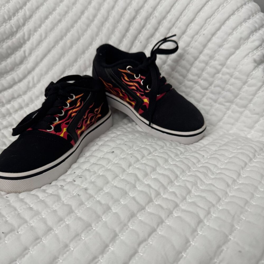 Size 1-1.5 (adult) Excellent condition Heelys
